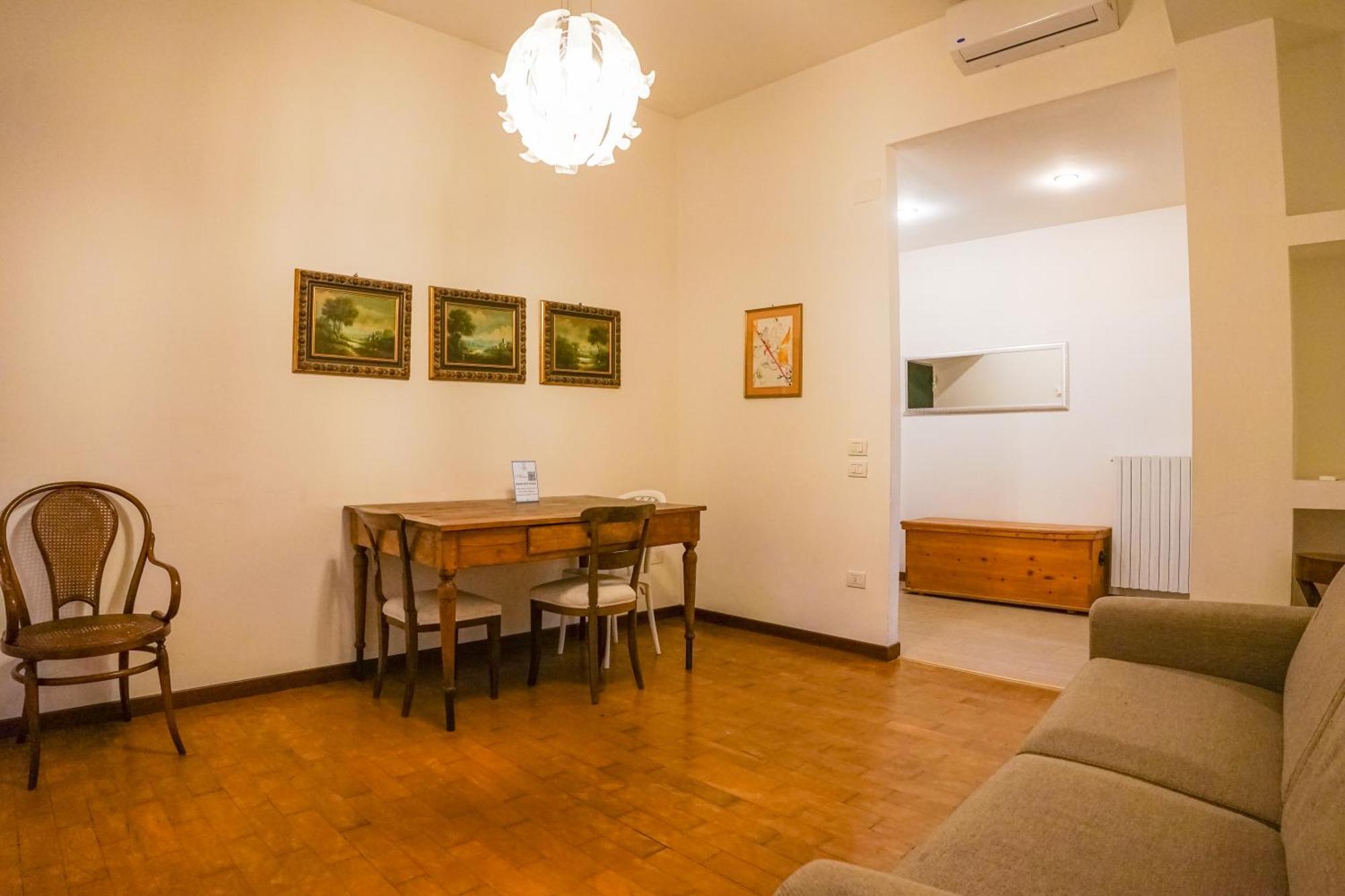Italianflat - Palazzo Rizzardi Apartment - Verona — Photos 1